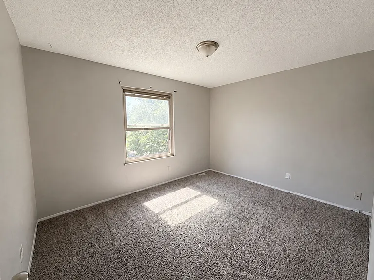 994 S Oakland Ct — Photo 18