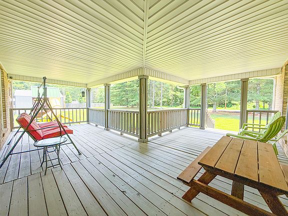 4th image of 601 Moberly Bend Rd