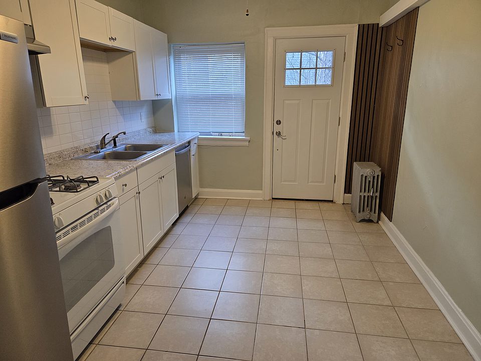 1st image of 3703 Woodland Ave APT 6