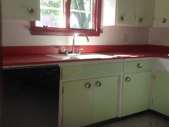 4th image of 148 Cole Ave
