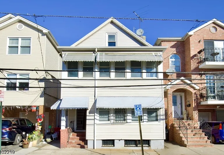 859 Lafayette St — Photo 1