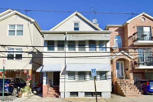 859 Lafayette St Photo 1