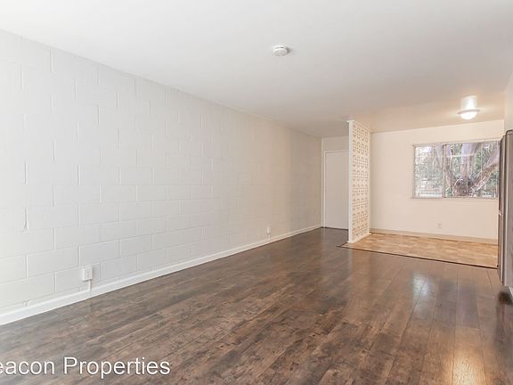 3rd image of 9309 Bancroft Ave APT 8
