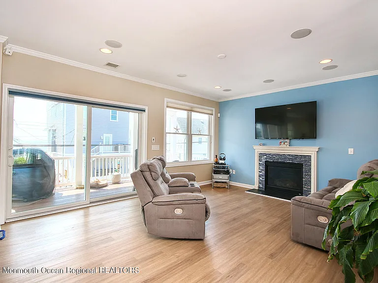 207 Ceylon Ave — Photo 52