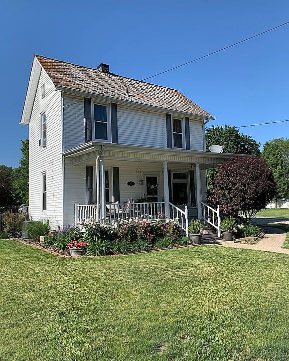 2nd image of 125 E Clinton St