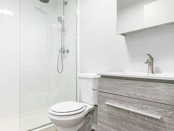 5th image of 4875 N Magnolia Ave APT 309