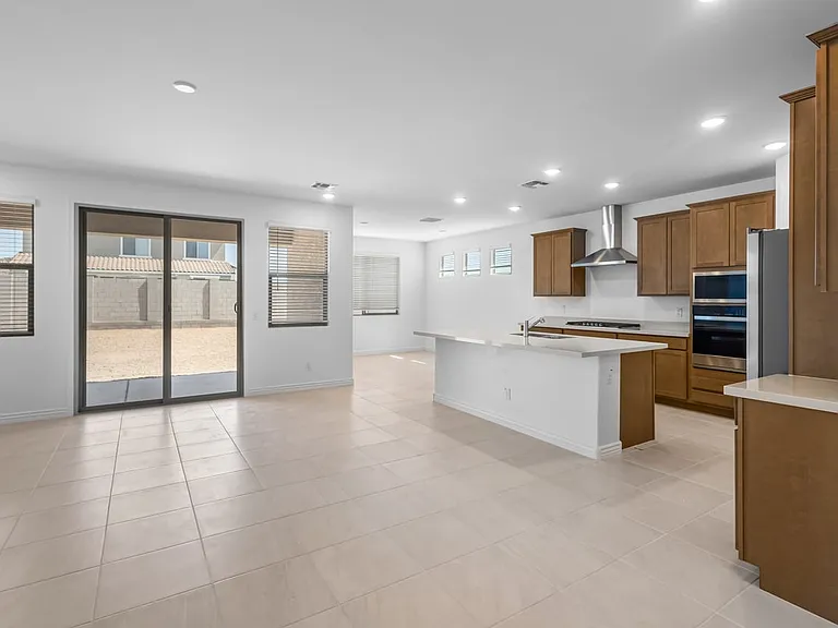 14832 W Honeysuckle Dr — Photo 5