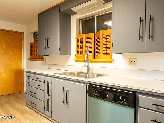 5th image of 4007 Mountainview Ave