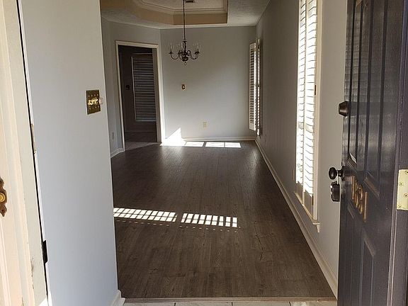 3rd image of 1631 Meadow Oak Ct