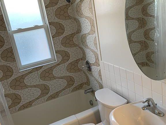 4th image of 4226 Oneill Ave