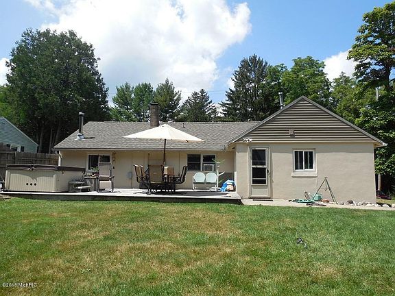 3rd image of 8786 E Gull Lake Dr