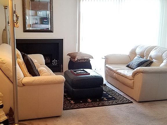 4th image of 808 Cliffs Dr APT 104