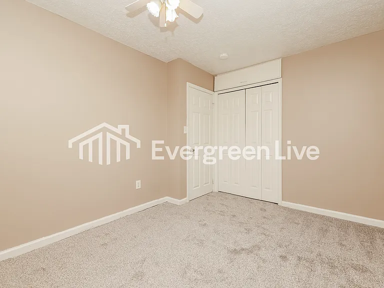 605 Mead Ln — Photo 10