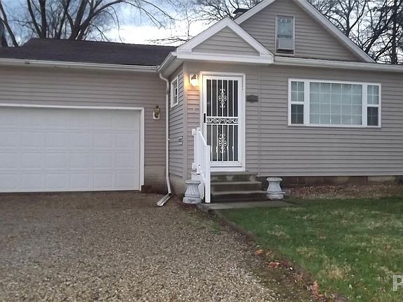 2nd image of 2301 N Flora Ave
