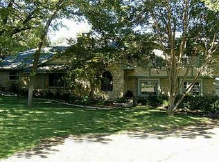 806 Valley Oaks Ct, Arlington, TX 76012