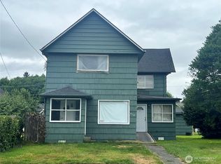 812 E 1st St, Hoquiam, WA