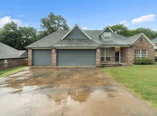 2006 W 4th Pl S, Claremore, OK 74017