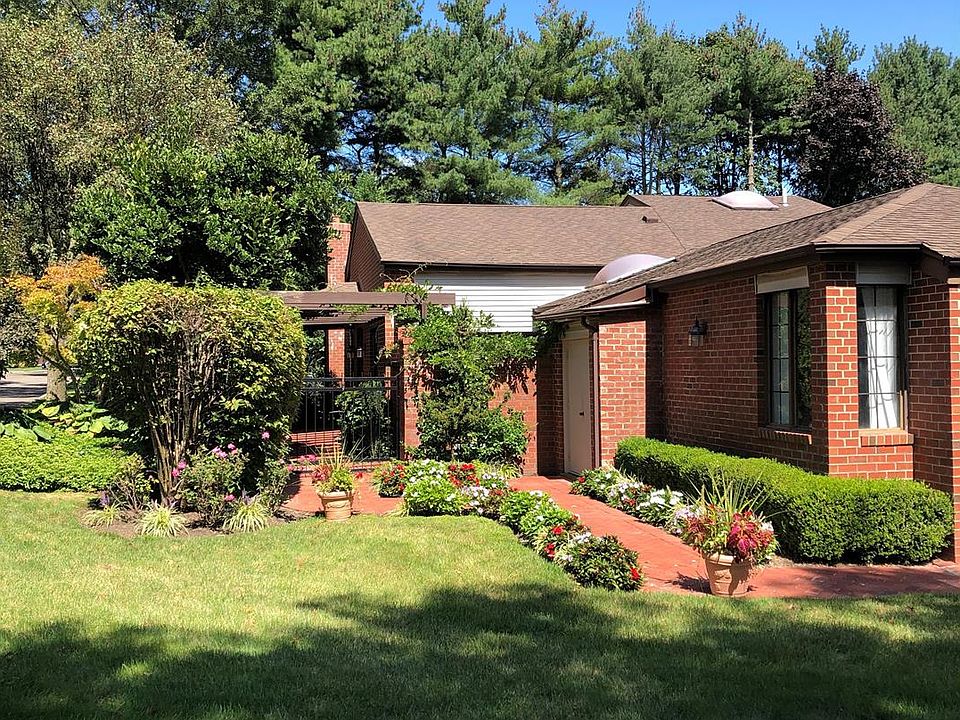1st image of 96 Dove Hill Dr