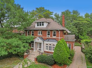 1434 Berkshire Rd, Grosse Pointe, MI 48230