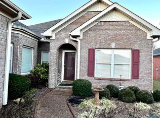 916 Village Ct SW, Decatur, AL 35603