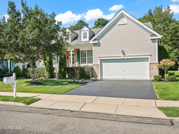 28 Pond View Circle, Barnegat, NJ 08005