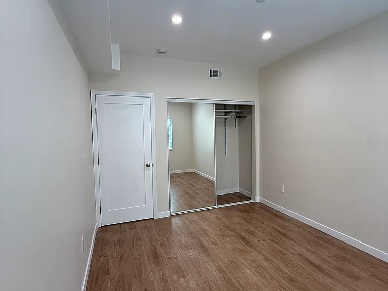 12154 Monogram Ave — Photo 7
