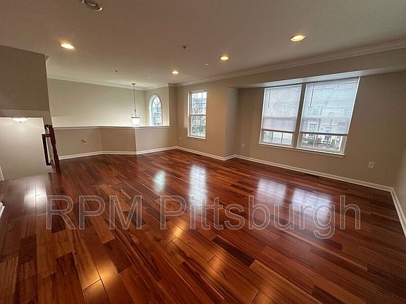 4th image of 121 Kensington Dr