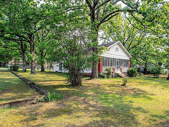 3rd image of 5222 Woodlawn Dr
