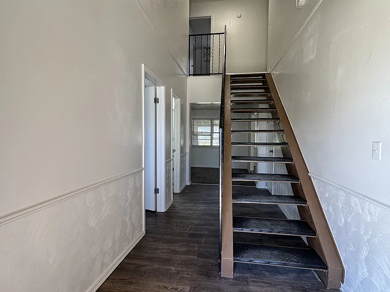 401 S Morgan Dr — Photo 4