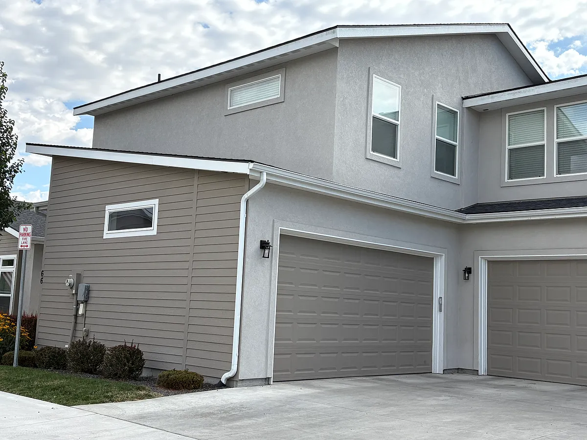 Building Photo - 66 E Ranch Dr