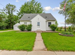 140 Mill Ave, Le Center, MN 56057