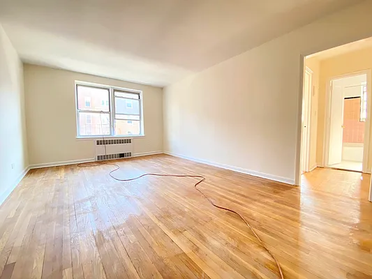 Rented by Queens Apartments Realty LLC | media 11