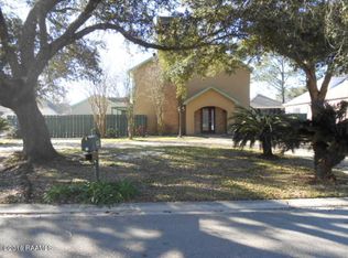 107 Oakforest Dr, Lafayette, LA 70501