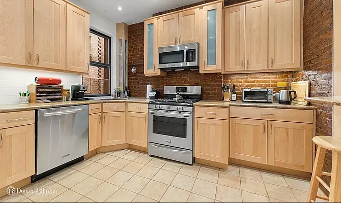 Sold by Douglas Elliman | media 8