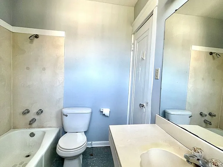 2324 Calhoun St #D — Photo 7