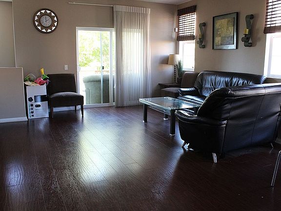 3rd image of 13637 Foster Ave Unit 6