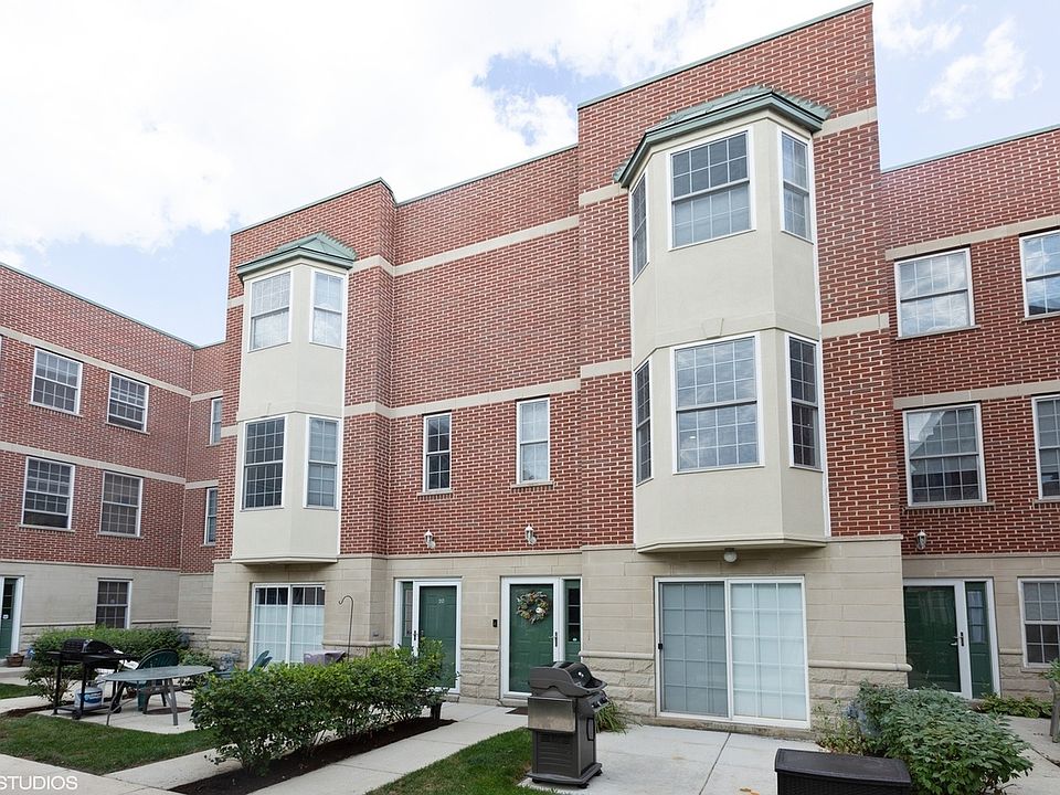 1st image of 2320 W Adams St Unit 19