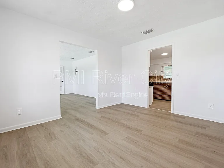 2860 Cedarcrest Dr — Photo 31