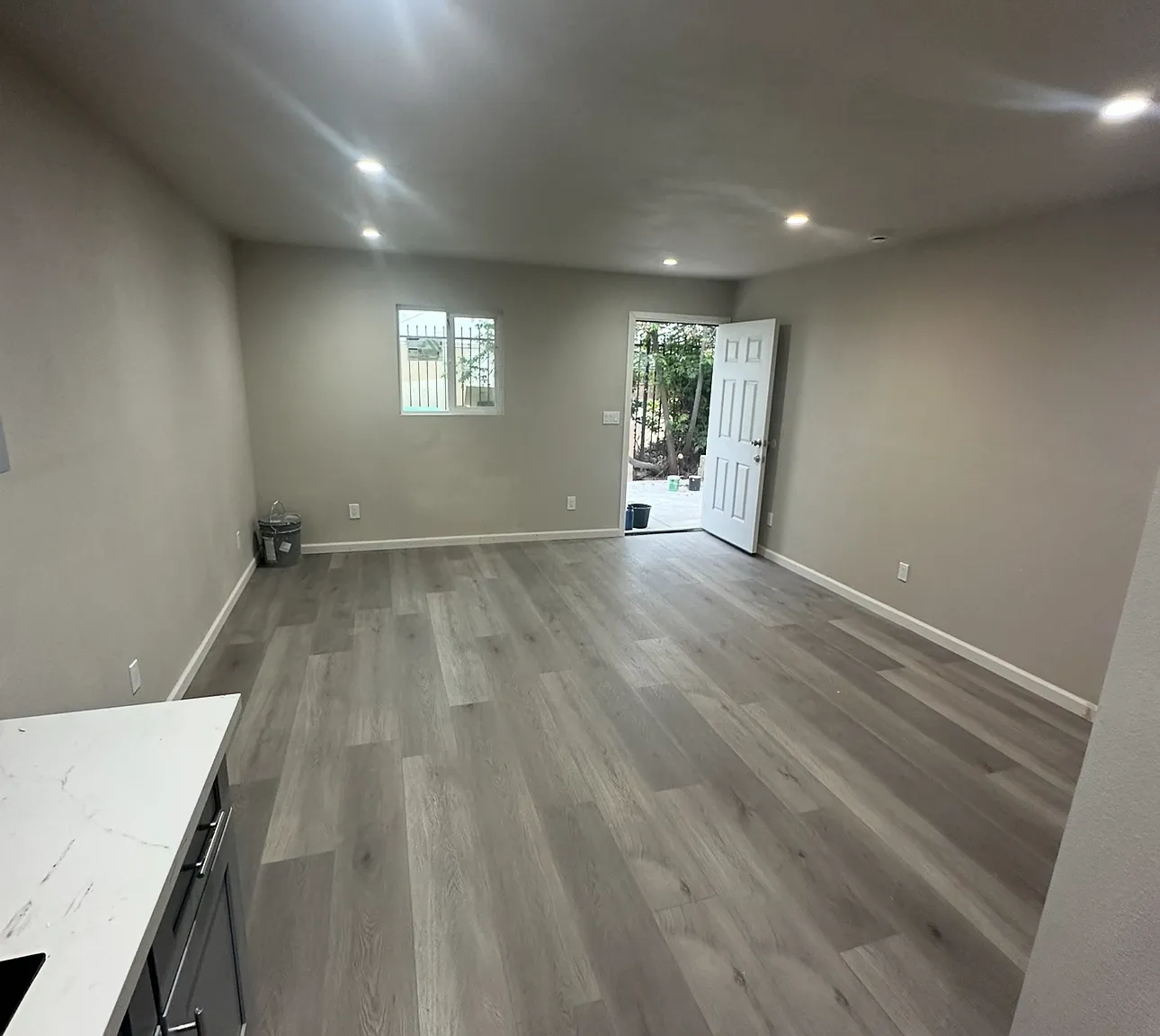 Studio, 400 sqft, $1,750 — Photo 3