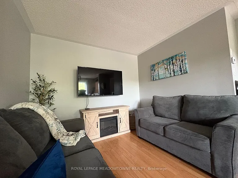 774 Shortreed Cres — Photo 14