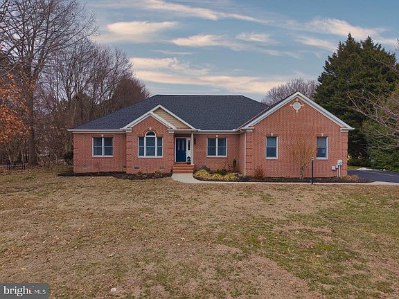 2nd image of 19 Prospect Bay Dr W