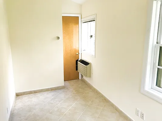 Rented by Showcase Realty | media 6