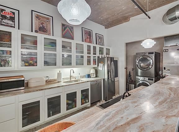 4th image of 120 Saint Louis Ave #304
