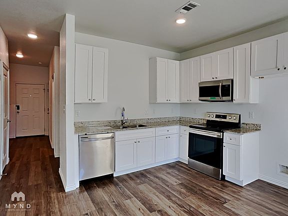 5th image of 3265 Karen St