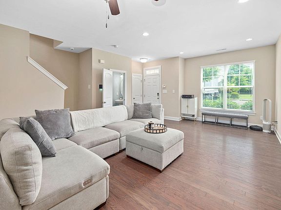 3rd image of 102 Harvest Oaks Ln Unit 38