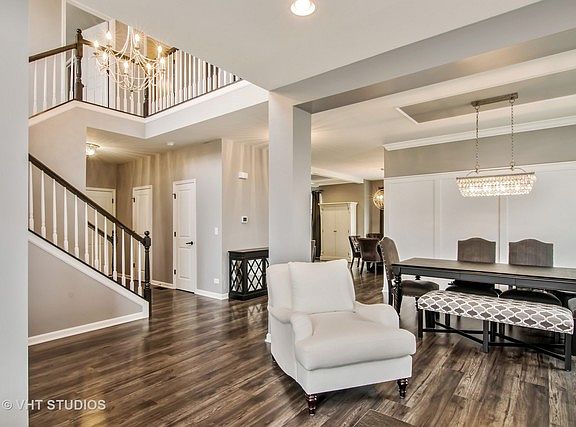 3rd image of 8923 Pearsall Dr