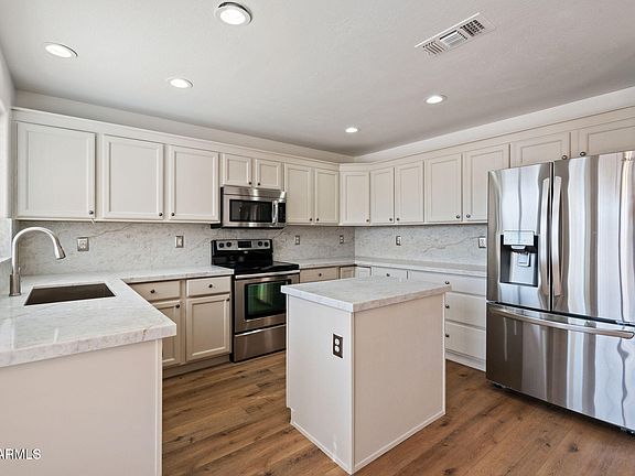 5th image of 3843 E VAUGHN Avenue
