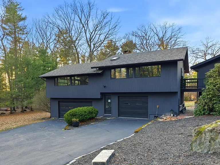 86 Myles Standish Rd #F — Photo 3