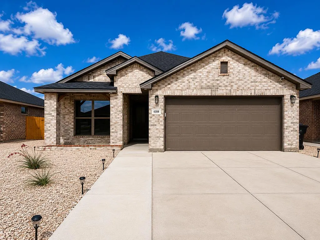 4 bed, 2.0 bath, 1634 sqft, $3,800 — Photo 1