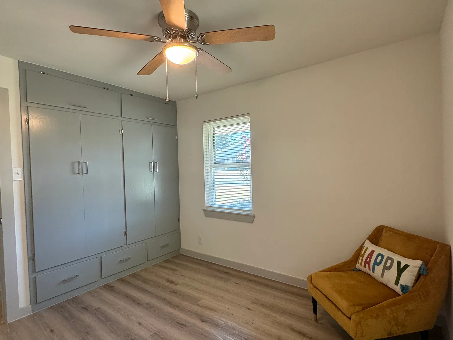 2109 W Avenue B — Photo 4